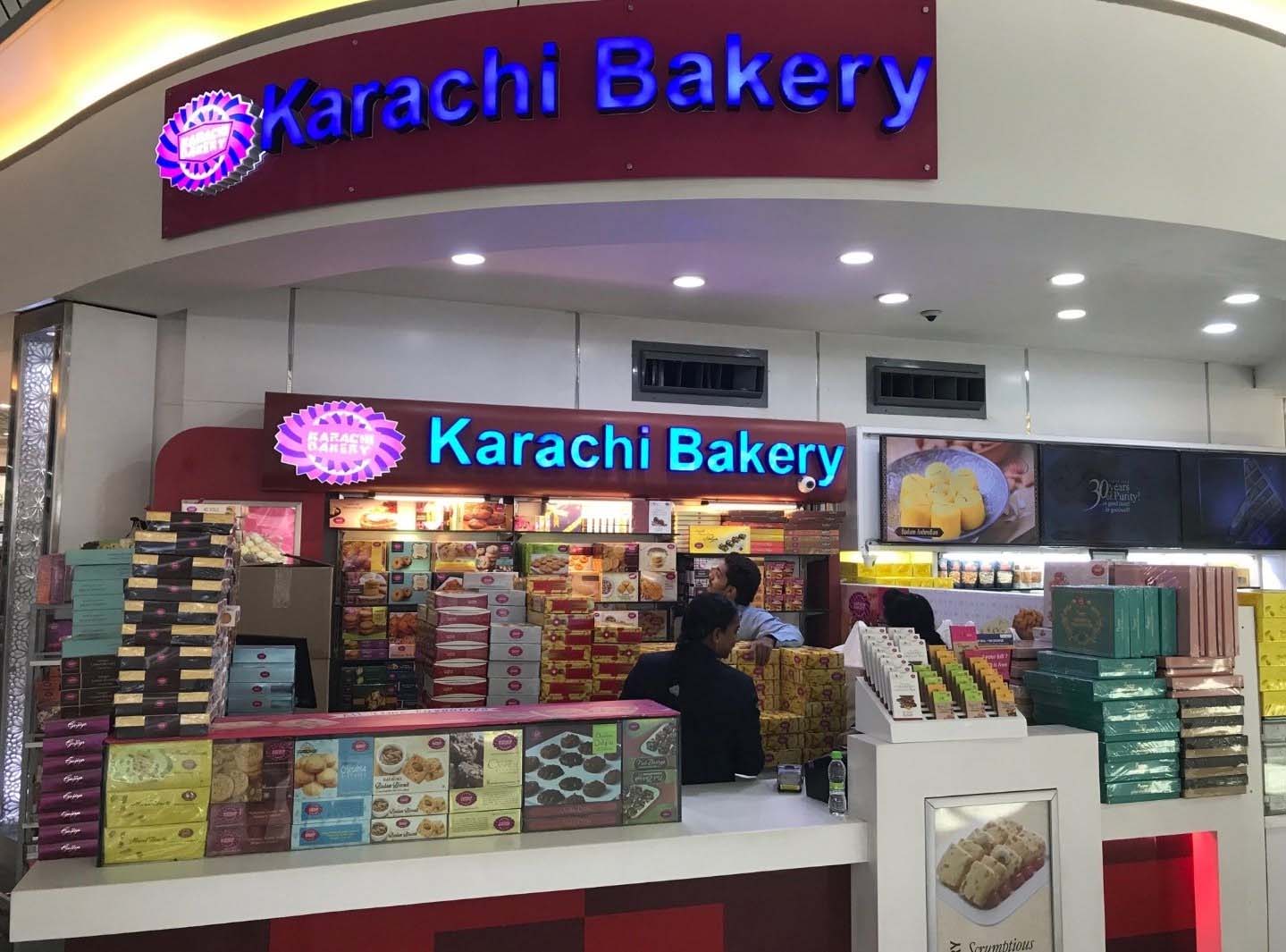 हैदराबाद में ‘कराची बेकरी’ के नाम को लेकर विरोध, मालिक ने दी सफाई– “हम भारतीय ब्रांड हैं, न कि पाकिस्तानी”