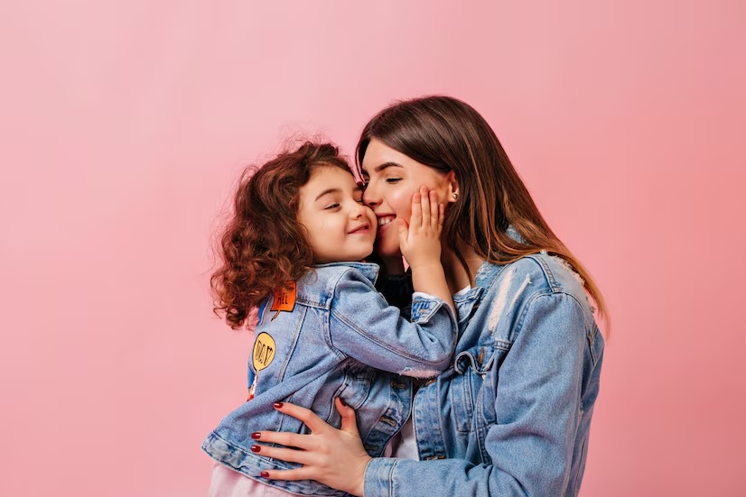 Mother’s Day 2025: इस बार मां को दें साथ वक्त बिताने का तोहफा