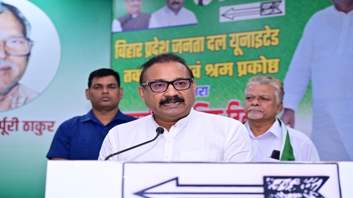 Minister Ashok Choudhary : मंत्री अशोक चौधरी का तेजस्वी पर हमला: बोले- यह लोग मुंह से राजनीति करते हैं…
