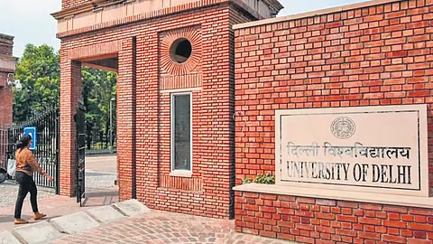 DU के मनोविज्ञान पाठ्यक्रम में ‘कश्मीर मुद्दा’ शामिल करने पर बवाल,‘राजनीतिक हस्तक्षेप’ का आरोप