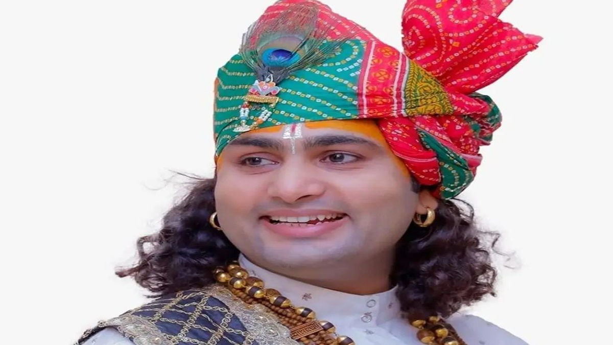 Aniruddhacharya Controvercy: नौकरी मांगने वाले नहीं नौकरी देने वाले बने, लव जिहाद पर भी अनिरुद्धाचार्य का आया बड़ा बयान