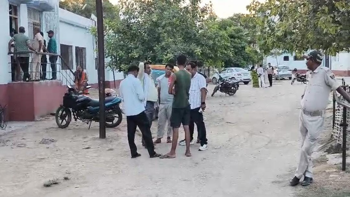 Accident News : शादी से लौट रही बारात की टेंपो को ट्रक ने मारी टक्कर, चाचा-भतीजा समेत चार की मौत, तीन घायल