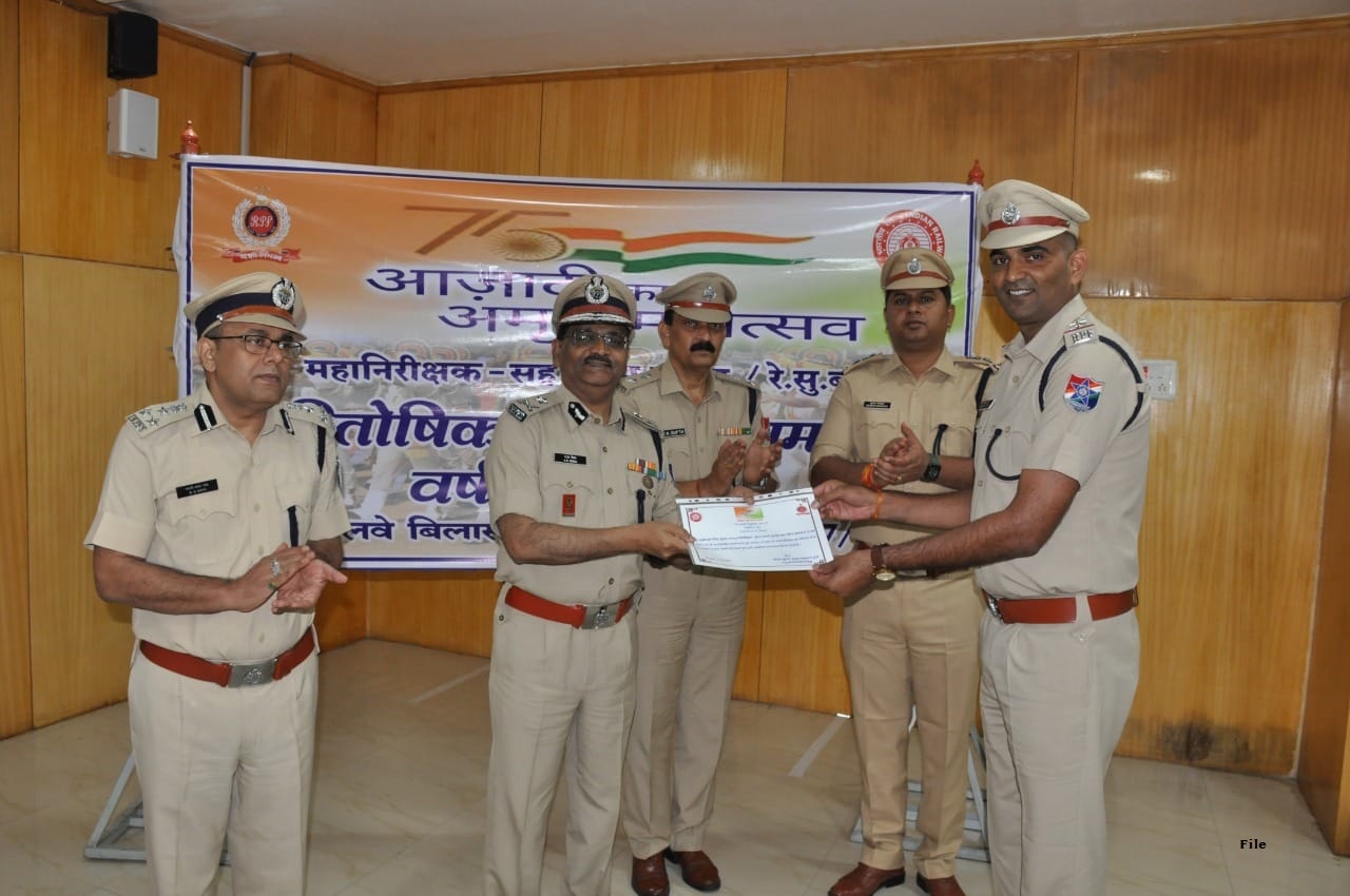 DG Insignia is Awarded: इंस्पेक्टर कर्मपाल सिंह गुर्जर समेत इन 201 अफसरों को मिलेगा अवार्ड
