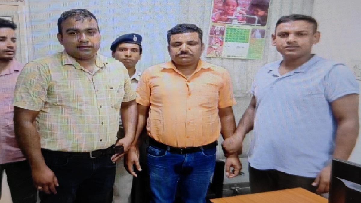 50 हजार दोगी तो करूंगा मदद… घूसखोर ASI अजीत कुमार रंगे हाथ गिरफ्तार, निगरानी विभाग ने कुछ इस तरह जाल में फंसाया
