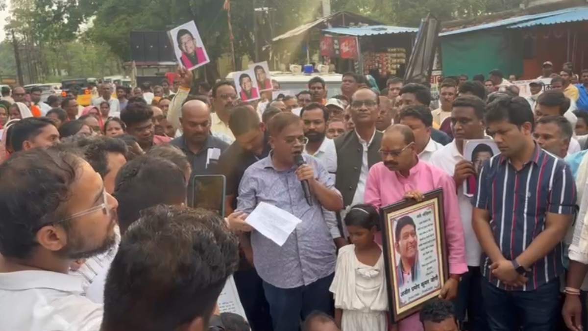 पूर्व CM अजीत जोगी की पुण्यतिथि पर निकाली गई सद्भावना रैली, अमित-रेणु जोगी समेत सैकड़ों समर्थकों ने मूर्ती विवाद को लेकर प्रशासन को सौंपा ज्ञापन