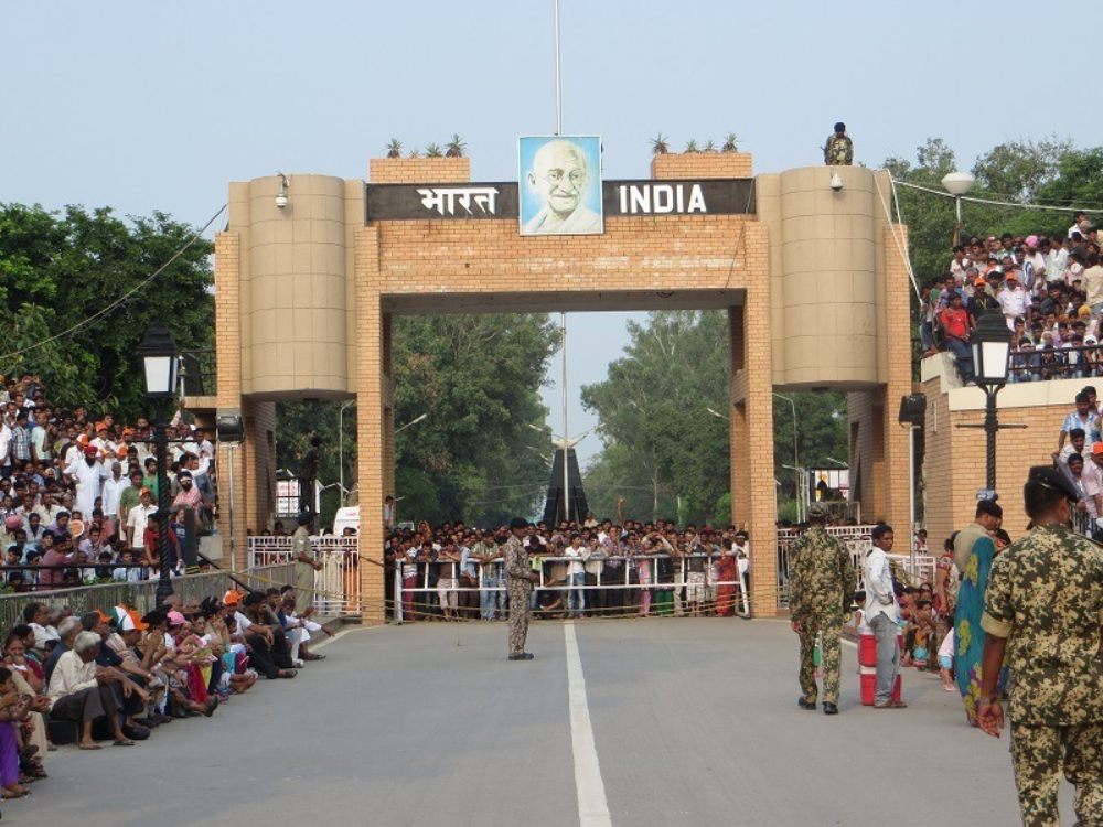 भारत-अफगानिस्तान में व्यापार की पहल : खोला गया अटारी-वाघा बॉर्डर, अफगानिस्तानी ट्रकों को आने की अनुमति