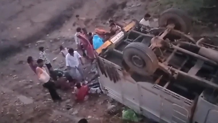 राजस्थान में दर्दनाक सड़क हादसा: मायरा से लौट रही पिकअप पलटी, 5 की मौत, 25 घायल