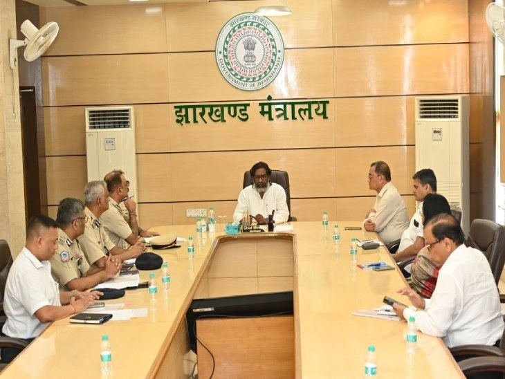Jharkhand Cabinet Meeting: झारखंड कैबिनेट की बैठक में उत्पाद मदिरा नीति समेत 17 प्रस्तावों पर लगी मुहर