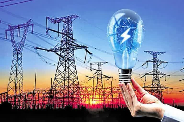 Delhi Power Demand: दिल्ली में गर्मी से मचा हाहाकार, बिजली की डिमांड ने तोड़ा रिकॉर्ड, 7 हजार मेगावाट के पार पहुंची मांग