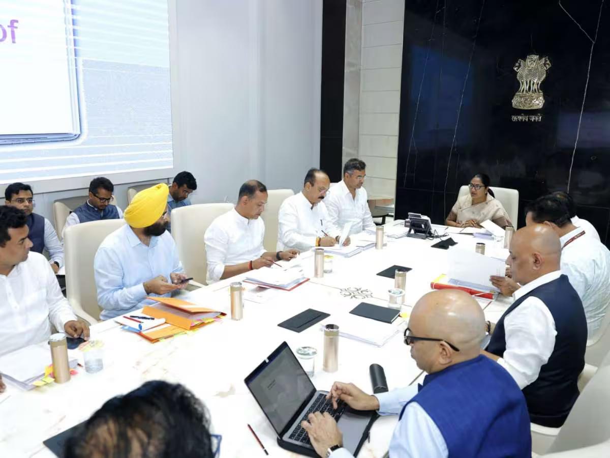 CM रेखा गुप्ता के निर्देश पर दिल्ली को मिलेंगे 11 मिनी सचिवालय, अब जनता को उनके निकटतम स्थान पर कई विभागों की सेवाएं मिलेगी