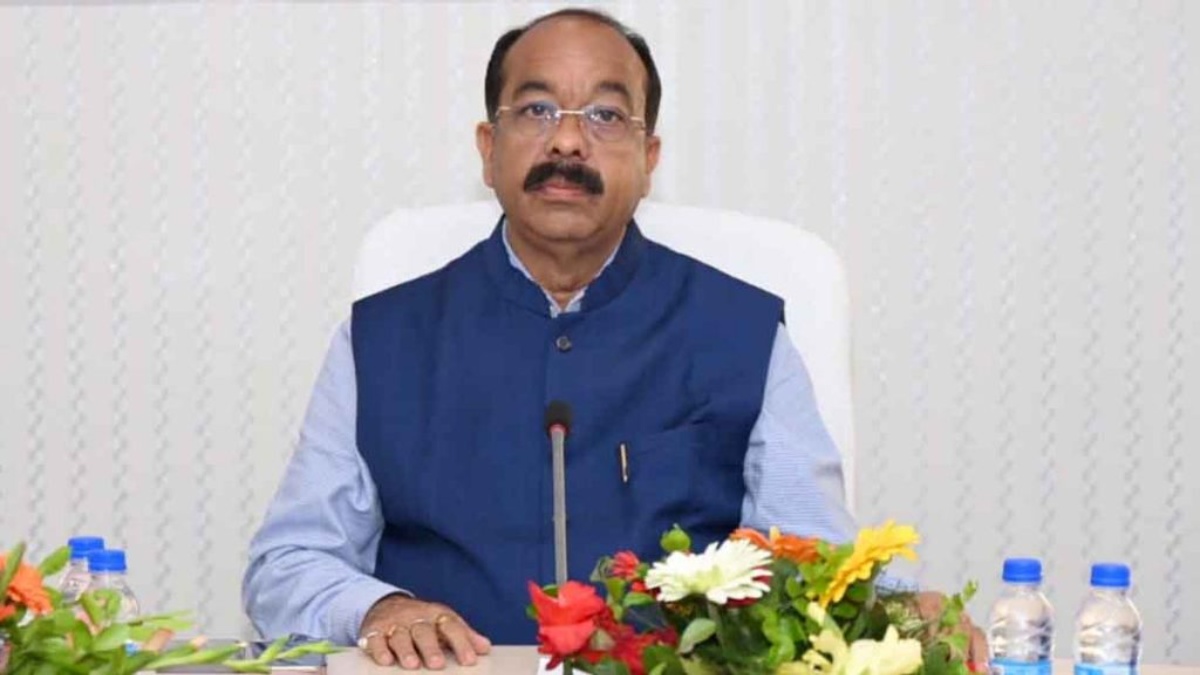 बस्तर में सड़क निर्माण गड़बड़ी को लेकर डिप्टी सीएम ने ली बैठक, कहा- नक्सलवाद और भ्रष्टाचारवाद साथ-साथ समाप्त होगा