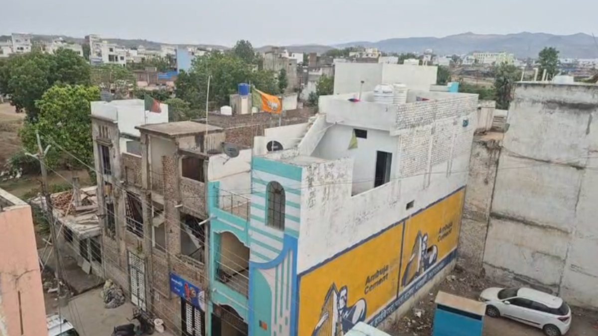 Barwani News: अवैध कॉलोनी काटने वाले बिल्डर को सजा, बिना बुनियादी सुविधाओं के प्लॉट बेचने पर 3 साल की जेल, लगा इतना जुर्माना
