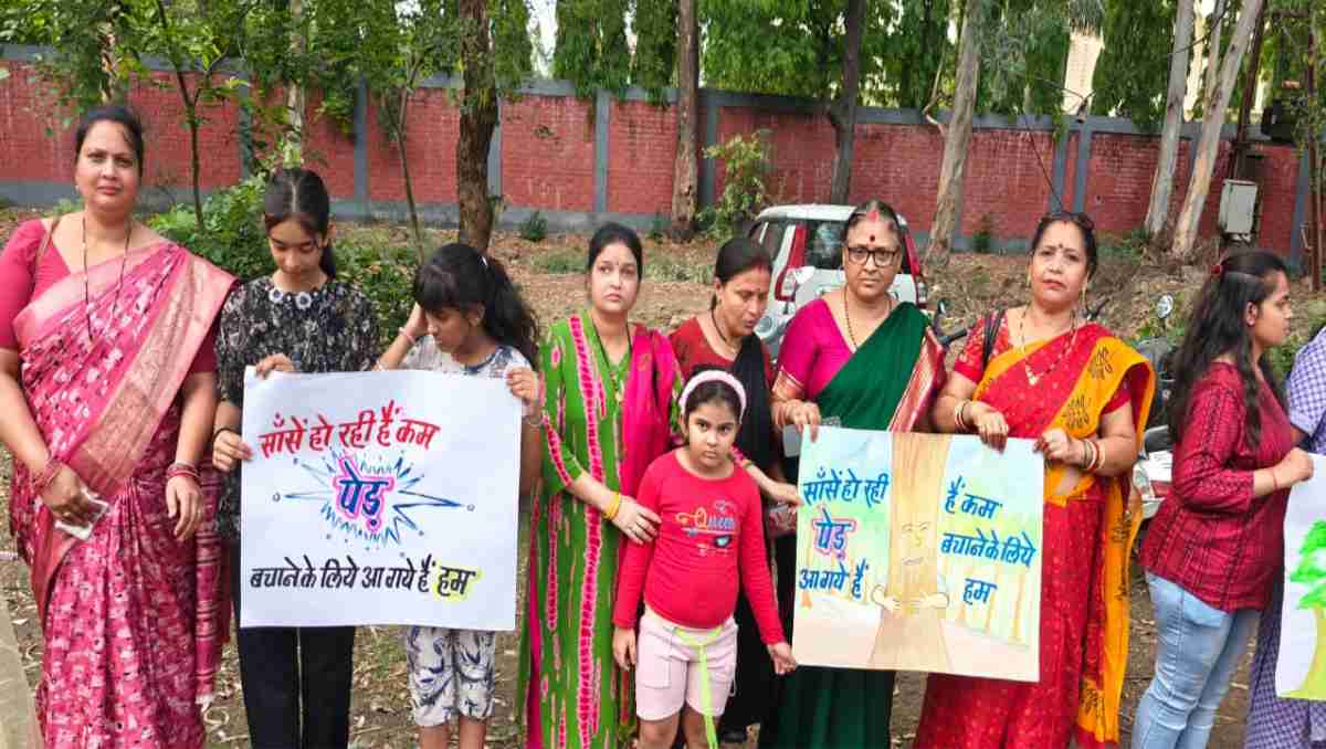 8000 पेड़ बचाने लोगों का ‘चिपको आंदोलन’: सड़क चौड़ीकरण के लिए काटे जाने हैं, पर्यावरण प्रेमियों ने कहा- भोपाल बन जाएगा रेगिस्तान
