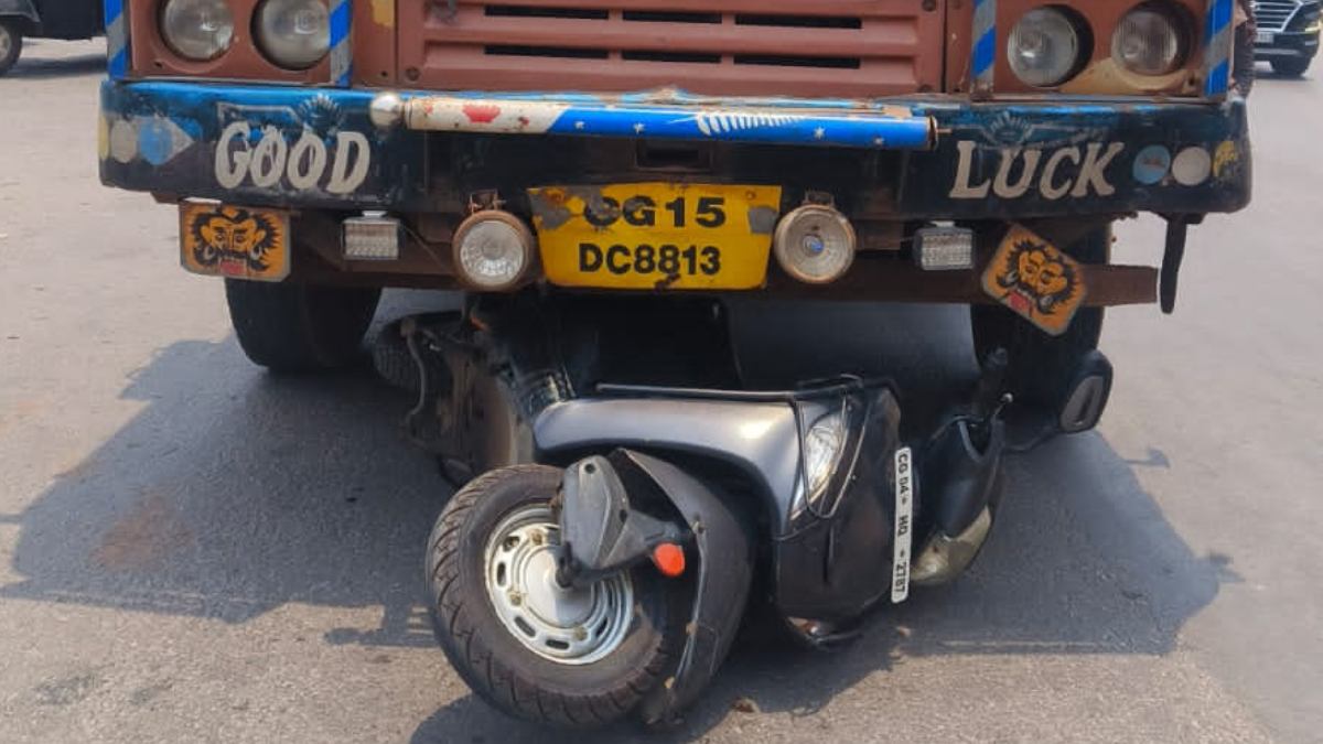 Road Accident: नेशनल हाइवे पर ट्रक ने स्कूटी सवार युवती को रौंदा, मौके पर हुई मौत…