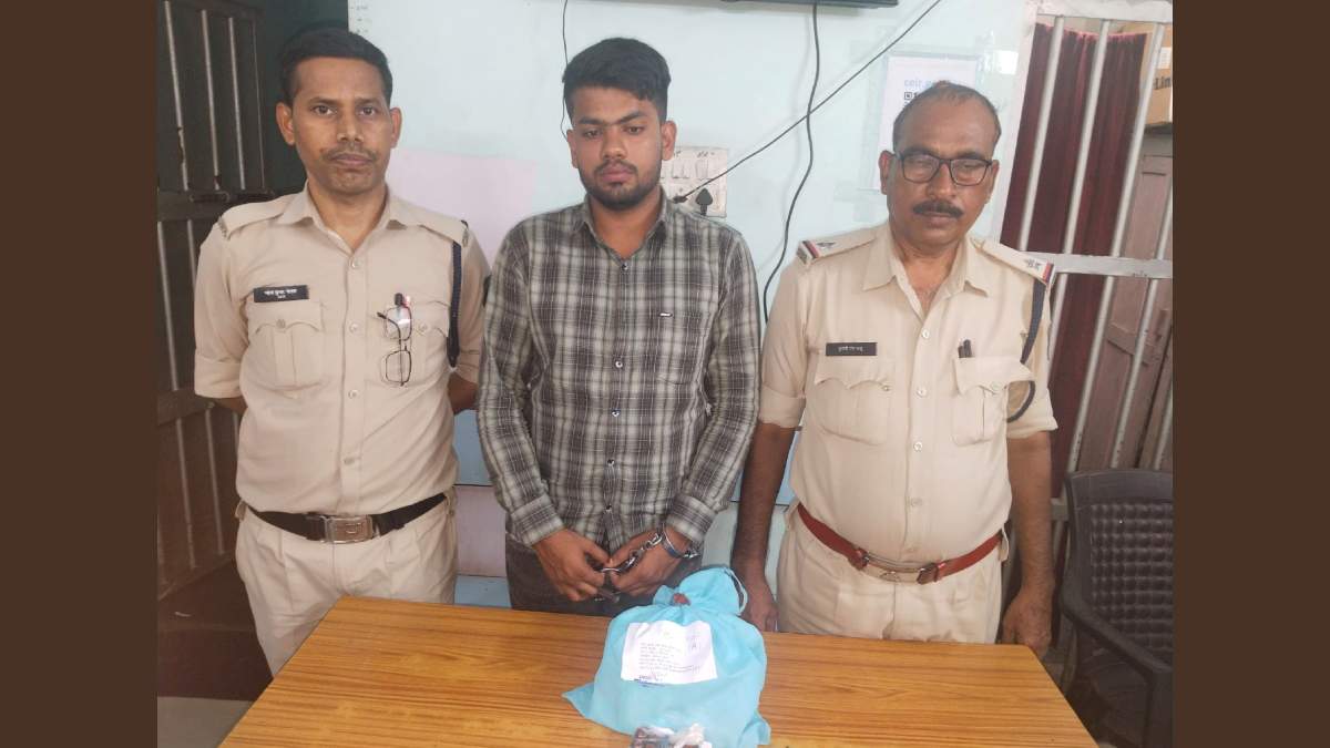 CG NEWS: नशे के खिलाफ पुलिस की बड़ी कार्रवाई, नशीली टेबलेट के साथ 1 अंतरराज्यीय आरोपी समेत 2 गिरफ्तार…