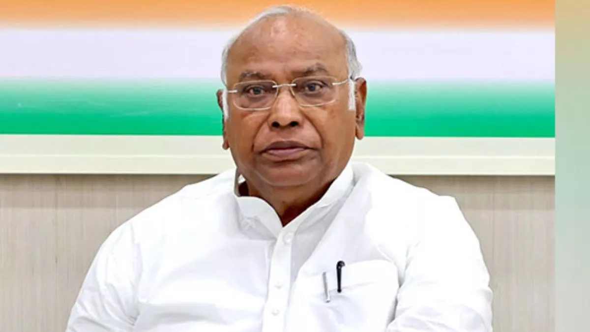 मंत्री विजय शाह ने कर्नल सोफिया पर की आपत्तिजनक टिप्पणी, कांग्रेस अध्यक्ष खरगे ने कहा – BJP और RSS की मानसिकता महिला विरोधी, मंत्री को बर्खास्त करें PM मोदी