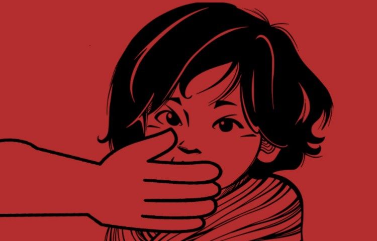 हैवान बाप ने बेटी की गला घोंटकर की हत्या, शव दफनाया ; मां बोली – “बच्ची ने पिता और दादी को आपत्तिजनक स्थिती में देख लिया था”