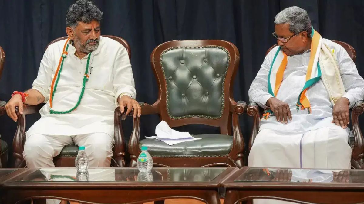 कर्नाटक कांग्रेस में फिर टकरारः अधिकारियों के तबादले पर भिड़ गए CM सिद्धारमैया और डिप्टी CM डीके शिवकुमार