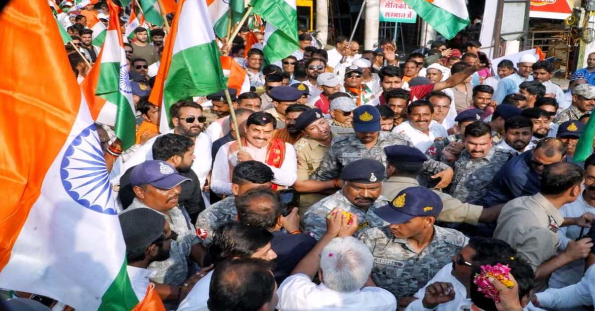 ऑपरेशन सिंदूर की सफलता पर CM के गृह जिले में तिरंगा यात्रा: मुख्यमंत्री डॉ मोहन हुए शामिल, शहीदों को दी श्रद्धांजलि