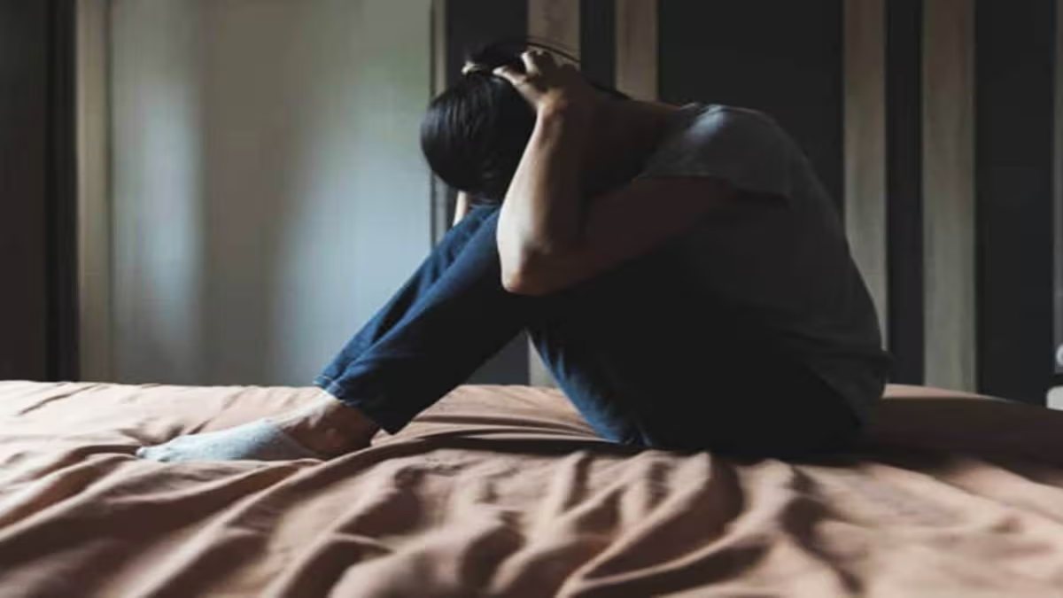 नाबालिग लड़की के साथ होटल में पकड़ाया युवक: अलग-अलग धर्म के होने से मचा हड़कंप, लड़के पर लगे गंभीर आरोप 