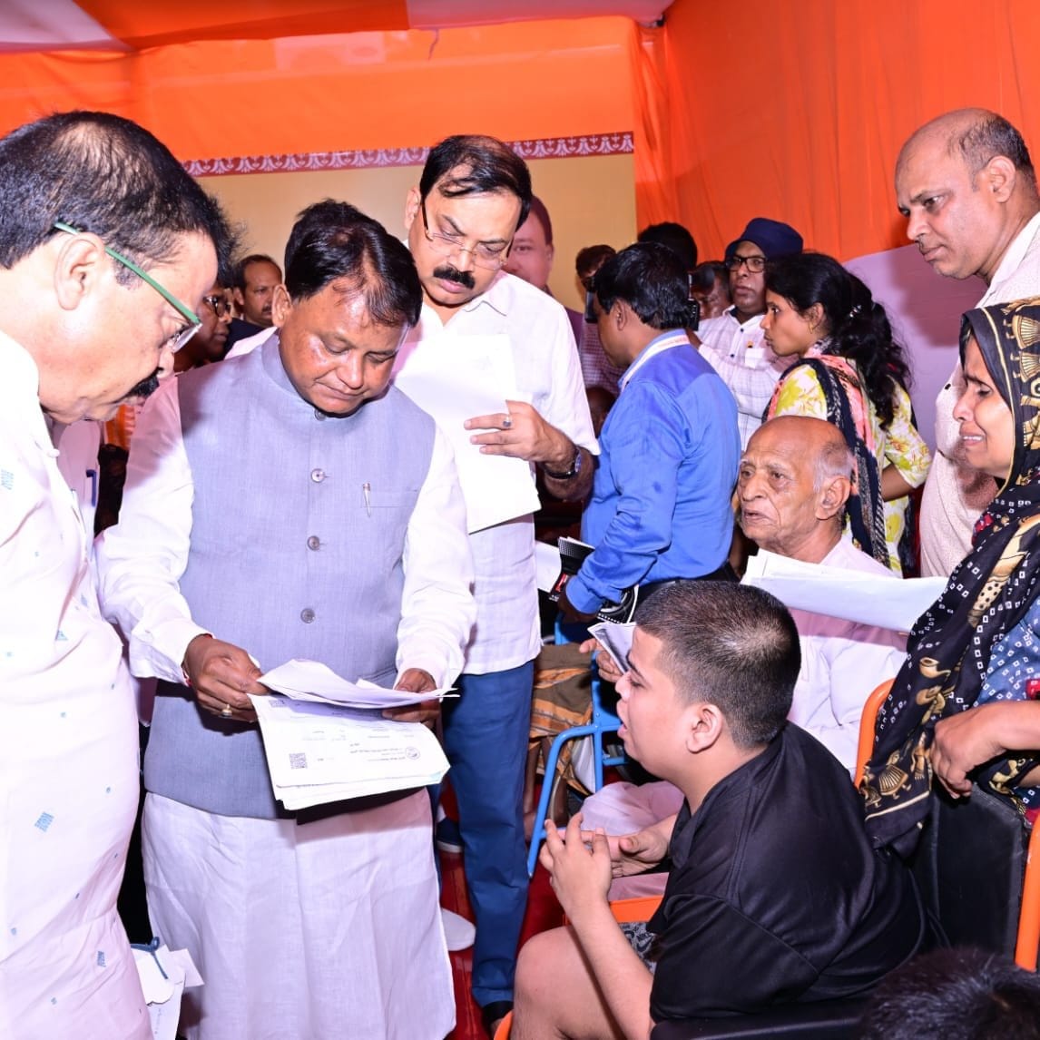भुवनेश्वर : मुख्यमंत्री मोहन चरण माझी ने सुनी लोगों की शिकायतें
