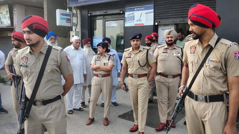 फगवाड़ा बैंक डकैती : HDFC बैंक से हथियारबंद बदमाशों ने 40 लाख रुपये लूटे