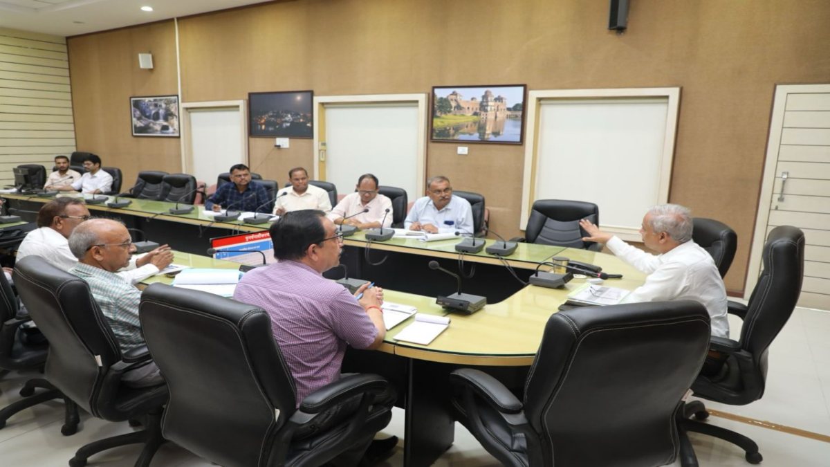इंदौर सियागंज में 22 करोड़ की लागत से बन रहा व्यावसायिक परिसर, हुकुमचंद मिल की जमीन पर प्रस्तावित है 200 करोड़ की आवासीय योजना 