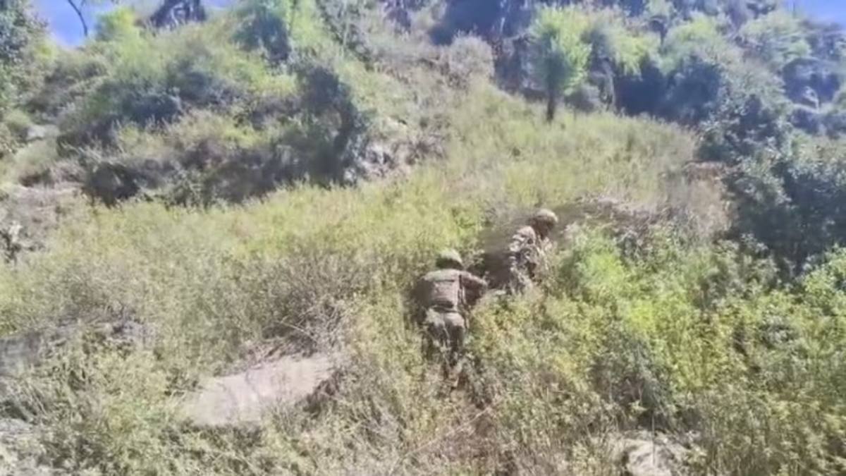 Jammu and Kashmir: भारत का पाकिस्तान पर फिर हमला, BSF ने 5 पाकिस्तानी चौकियां तबाह कीं, इधर किश्तवाड़ के जंगल में आतंकियों से एनकाउंटर जारी