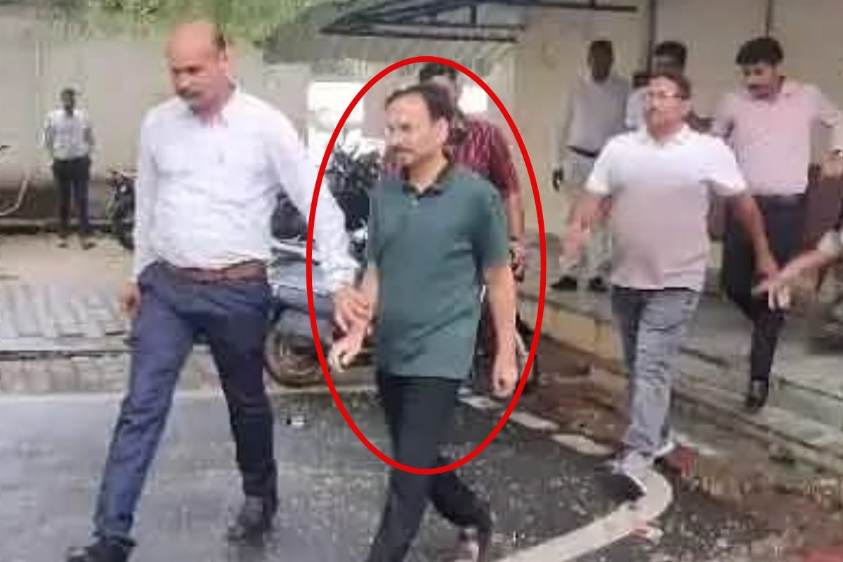 शराब घोटालाः विनय चौबे और गजेंद्र सिंह से ACB ने की पूछताछ, जानिये क्या मिला जवाब