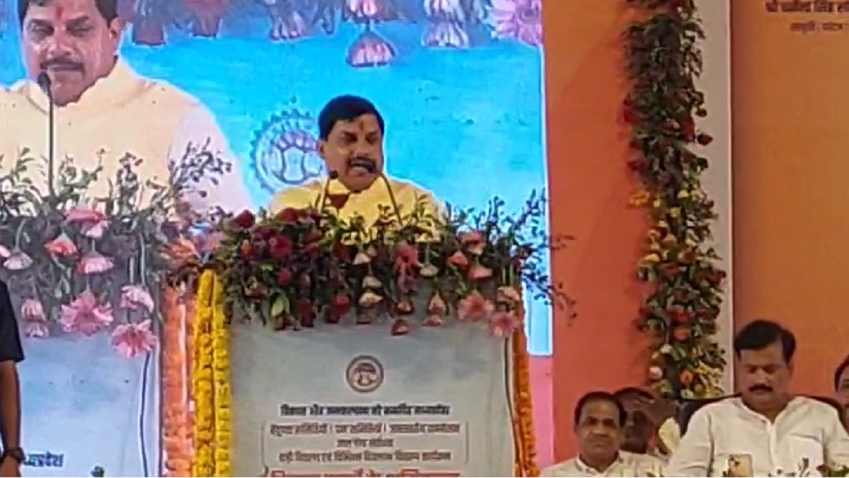 खंडवा से CM डॉ मोहन का आतंकी को संदेश: कहा-छेड़ेंगे तो छोड़ेंगे नहीं, ये मोदी जी का जमाना है, देश के दुश्मनों के हलक सुख रहे है, हाथ पैर कांप रहे…