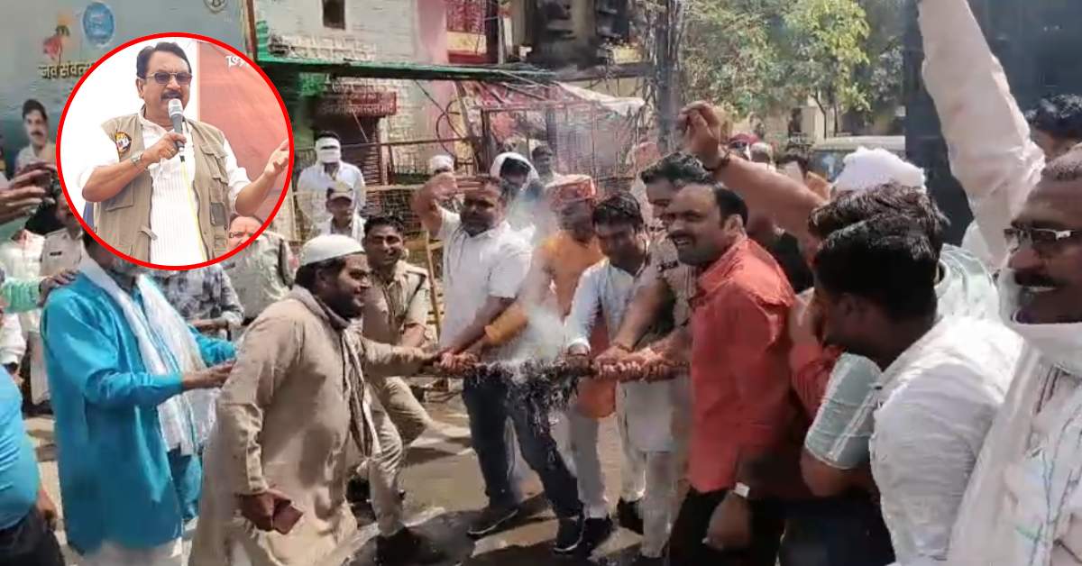 मंत्री का पुतला फूंकने के दौरान कार्यकर्ताओं के हाथ झुलसे, फायर ब्रिगेड ने बुझाया, कांग्रेसी बोले- विजय शाह मुरैना आए तो मुंह काला करेंगे