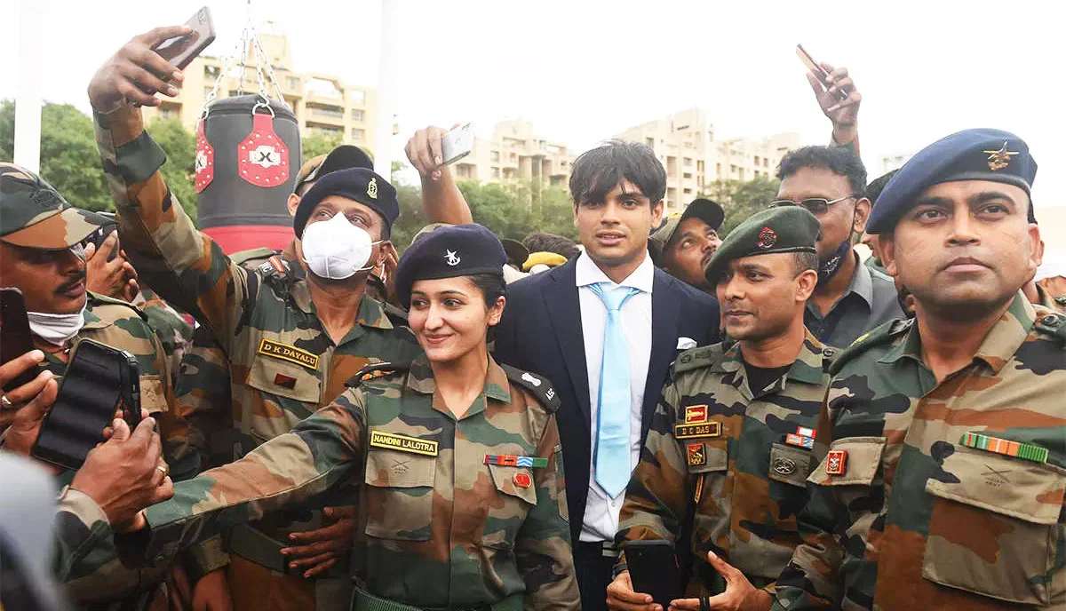 गोल्डन बॉय नीरज चोपड़ा को मिला बड़ा सम्मान: अब भाले के साथ भारतीय सेना में संभालेंगे ये जिम्मेदारी