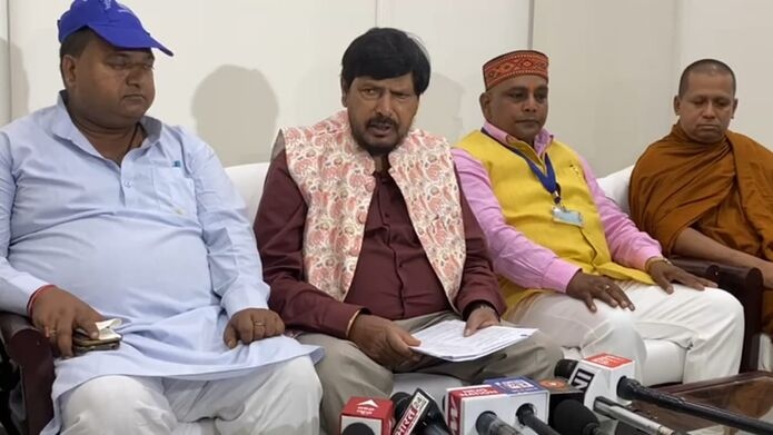 Bihar News: केंद्रीय राज्य मंत्री रामदास अठावले ने चिराग पासवान को लेकर कह दी ये बड़ी बात