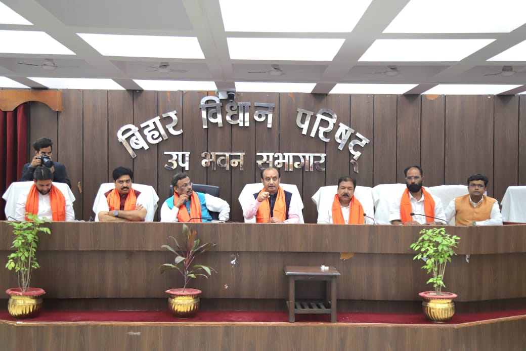 Bihar News: भाजपा ने किया सोशल मीडिया इंफ्लुएंसर मीट, प्रदेश अध्यक्ष डॉ. दिलीप जायसवाल ने की शिरकत