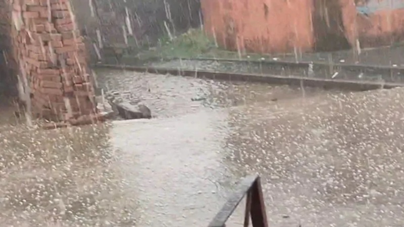 Rajasthan Weather Update: राजस्थान में तेज गर्मी के बीच बारिश और ओलावृष्टि का कहर, कई जिलों में येलो और ऑरेंज अलर्ट जारी