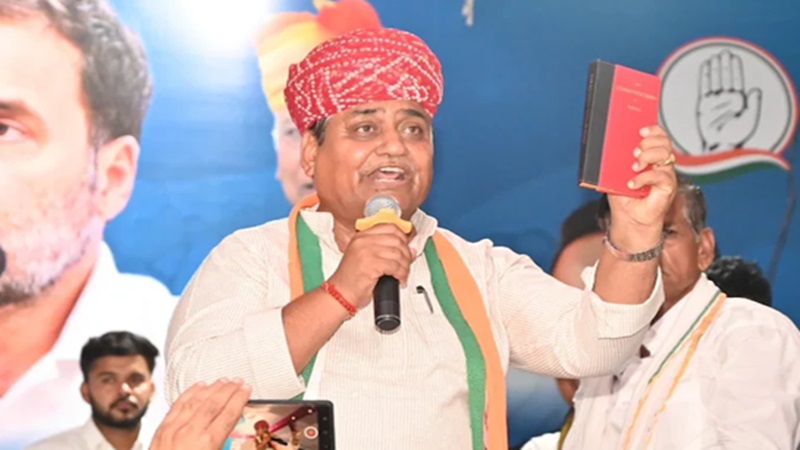 Rajasthan News: राजस्थान की सियासत गरमाई; डोटासरा का राठौड़ पर तंज, बोले – आप हार के बाद कर रहे नकली साइन