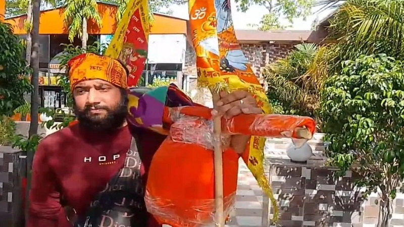 Rajasthan News: पीएम मोदी की लंबी उम्र के लिए युवक ने लिया अद्भुत संकल्प, अमरनाथ से कांवड़ में गंगाजल लेकर पहुंचा सीकर