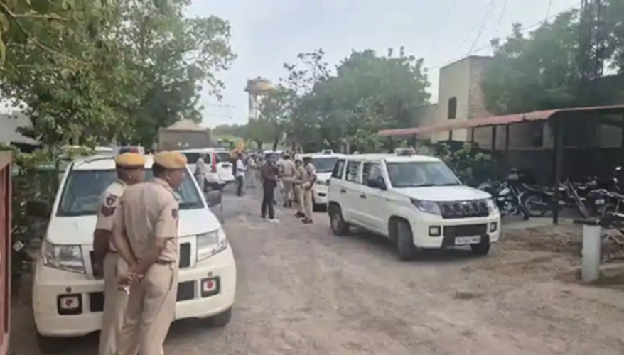 Rajasthan News: बजरी माफियाओं पर जोधपुर पुलिस का बड़ा एक्शन, लूणी क्षेत्र की 25 पंचायतों में एक साथ दबिश