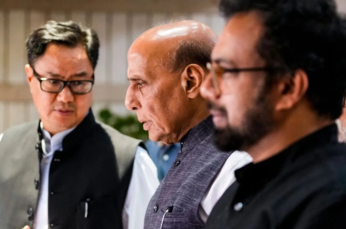 ‘खत्म नहीं हुआ है ऑपरेशन सिंदूर’, राजनाथ सिंह ने दी ये बड़ी जानकारी, पाकिस्तान के खिलाफ ‘एयर स्ट्राइक-2’ का भी दिया इशारा