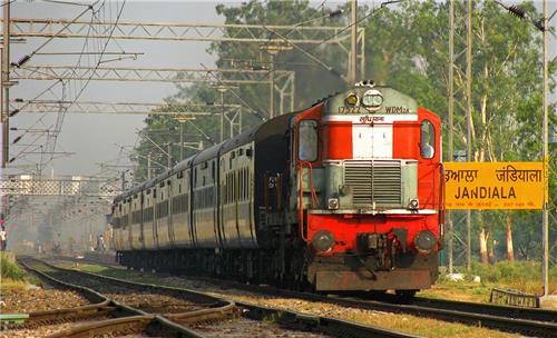 जंडियाला रेलवे स्टेशन पर मरम्मत कार्य : कई ट्रेनों का समय और मार्ग बदला गया