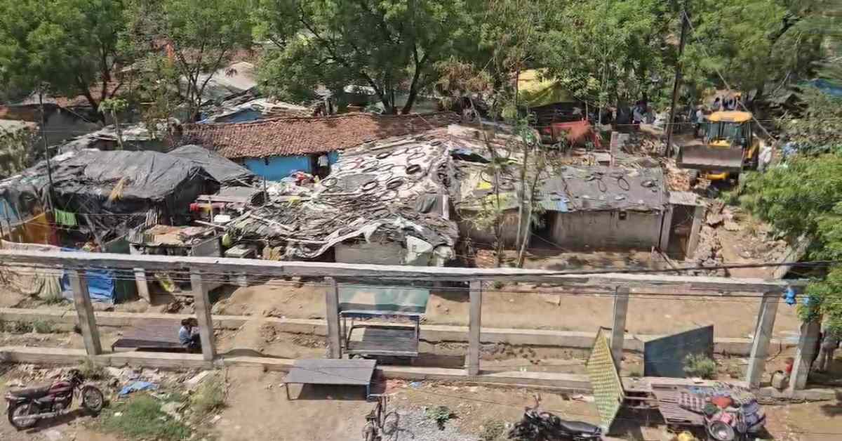 Rewa में 100 से ज्यादा घरों पर चला बुलडोजर: निगम ने अतिक्रमण के खिलाफ की कार्रवाई, अवैध कब्जे को किया जमींदोज