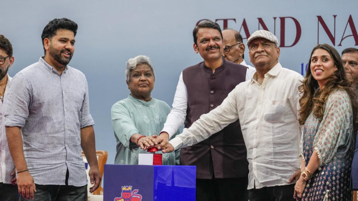 वानखेड़े स्टेडियम में MCA ने रोहित शर्मा को दिया बड़ा सम्मान, पत्नी रितिका सजदेह हुईं इमोशनल, देखें वायरल VIDEO