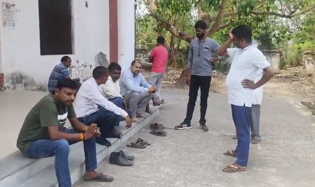 Sasaram Suicide Case : छात्रा ने फांसी लगाकर दी जान, घर में मचा कोहराम, जांच में जुटी पुलिस