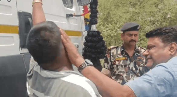 Bihar News: बक्सर में ट्रक चालक को एसडीएम ने जड़ा थप्पड़, वीडियो हुआ वायरल