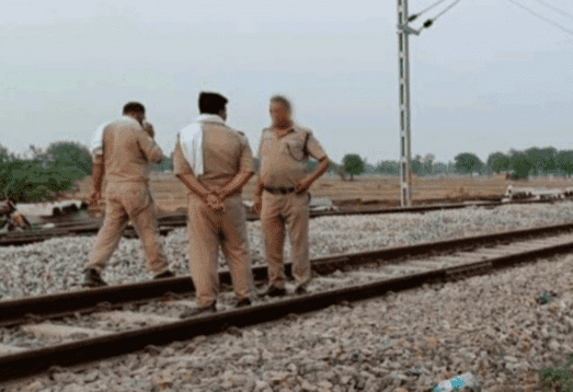 Bihar News: चौसा रेलवे स्टेशन के पास व्यक्ति का मिला शव, इलाके में फैली सनसनी