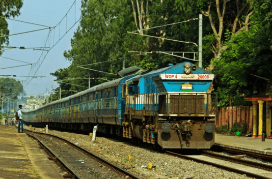 Bihar Railway News: गर्मी की छुट्टी में बना रहे बाहर घूमने की प्लानिंग, तो यात्रा से पहले देख ले यह खबर…