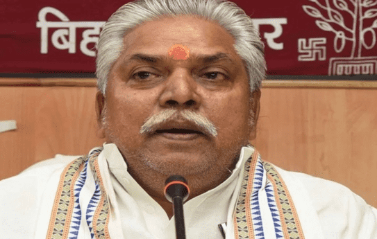Bihar News: बिहार के विभिन्न जिलों में दौरा कर ग्रामीणों से मिल भी रहे हैं मंत्री प्रेम कुमार, किसानों की सुन रहे है शिकायत