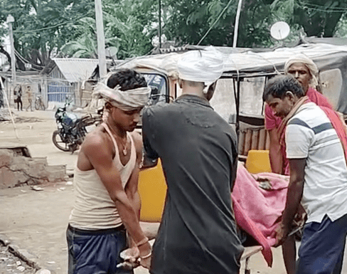 Bihar News: सड़क दुर्घटना में बुजुर्ग की हुई मौत, परिवार का रो रोकर हुआ बुरा हाल
