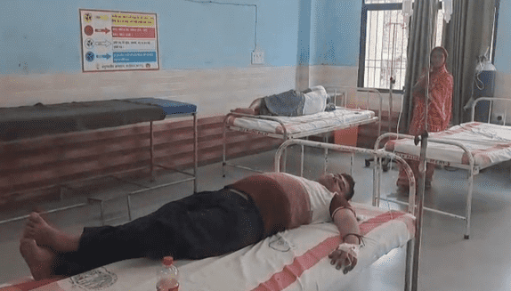 Bihar News: शादी समारोह में आए 30 से अधिक लोग हुए फूड प्वाइजनिंग के शिकार