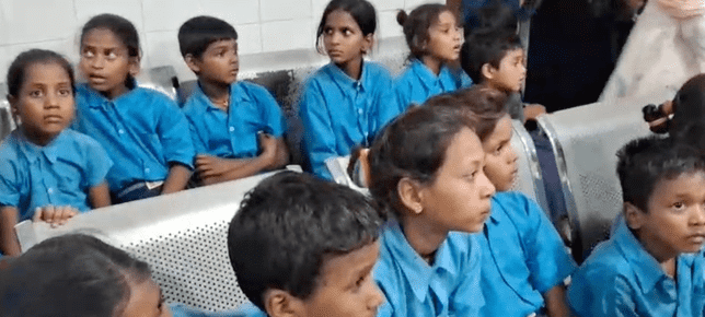 Bihar News: मिड डे मील में छिपकली गिरने से फूड प्वाइजनिंग, 20 बच्चे अस्पताल में भर्ती 